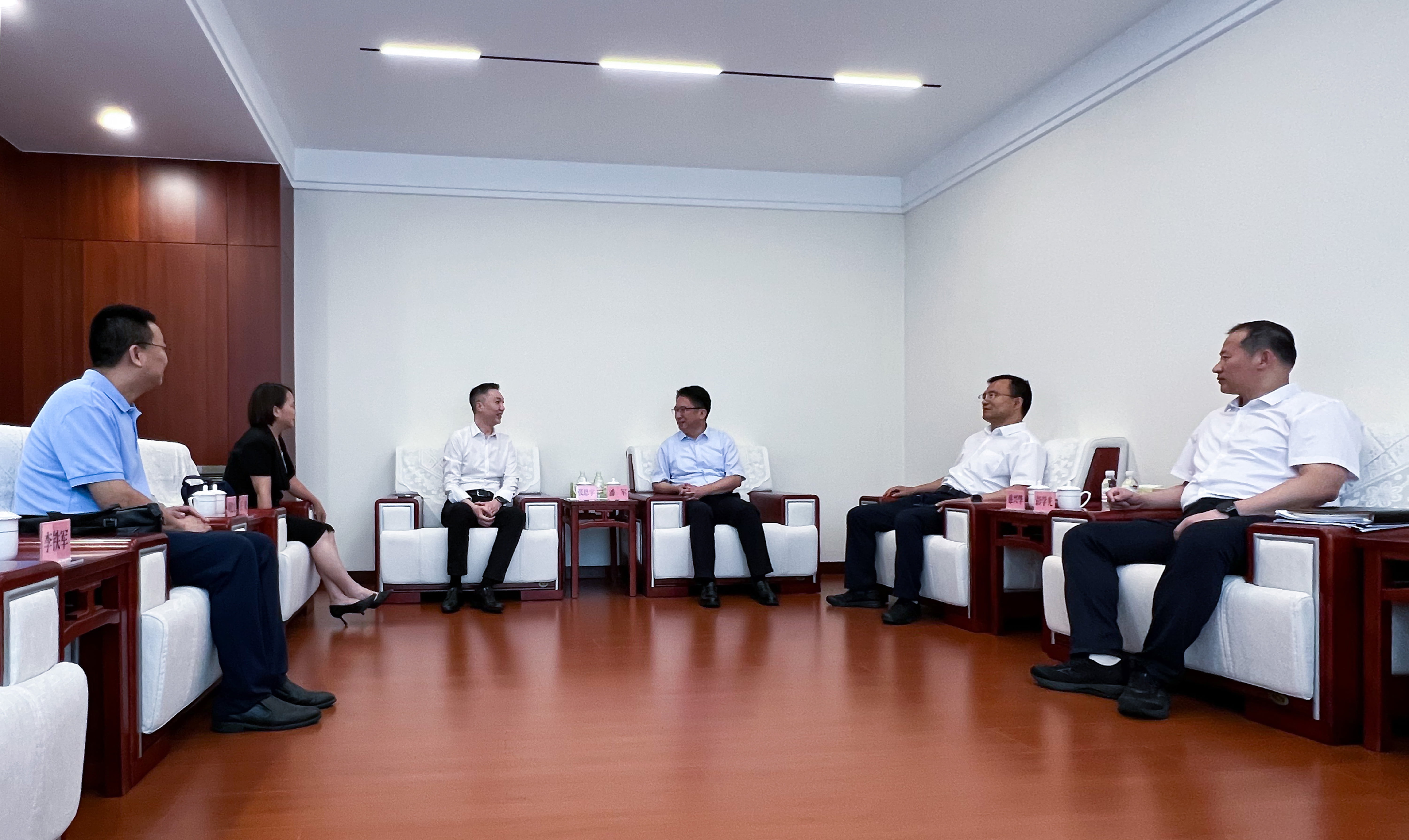 神開股份總裁一行赴中石化經緯有限公司交流(圖1)